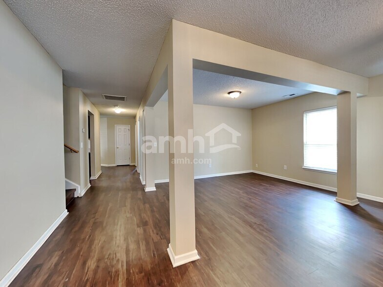 Building Photo - 5117 Torrey Ln