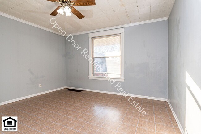 Building Photo - 928 Putnam St