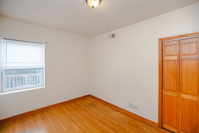 Building Photo - 9424 S Laflin St