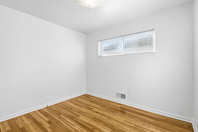 Building Photo - 24609 Flower Ave