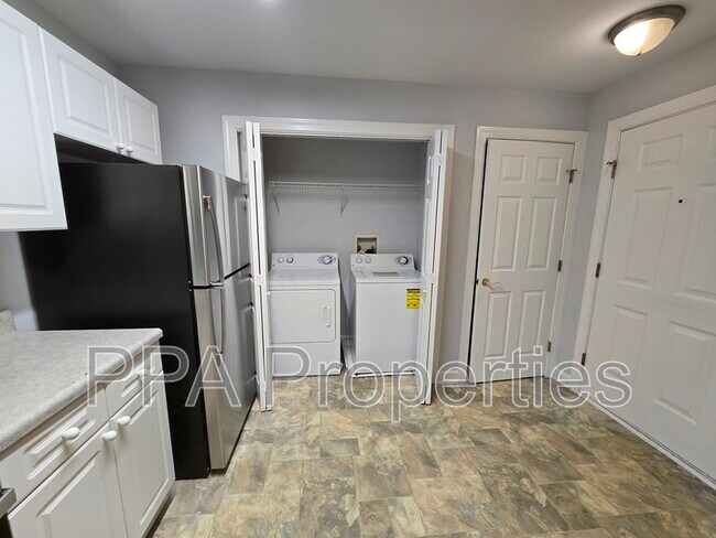 Building Photo - 929 Morreene Rd