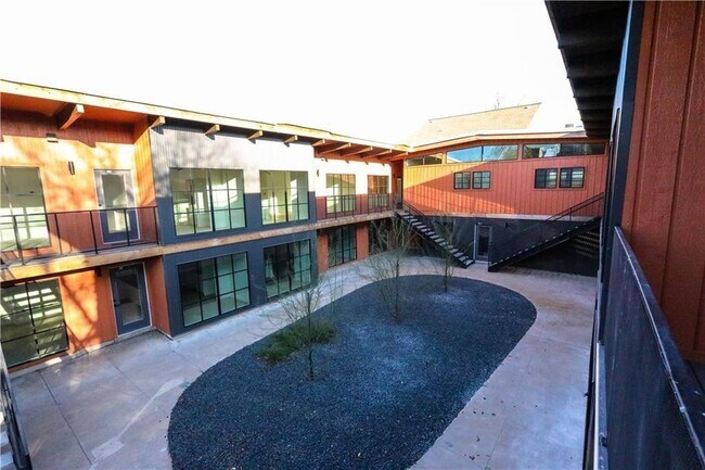 Building Photo - 400 E 30th St