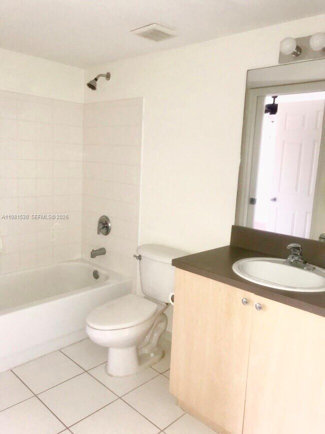 Building Photo - 2991 NE 185th St