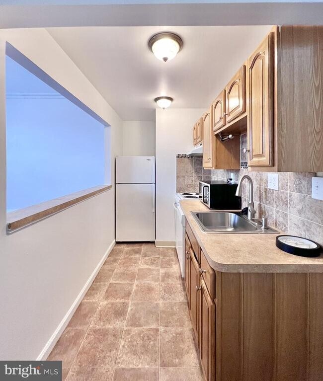 Building Photo - 849 N 5th St