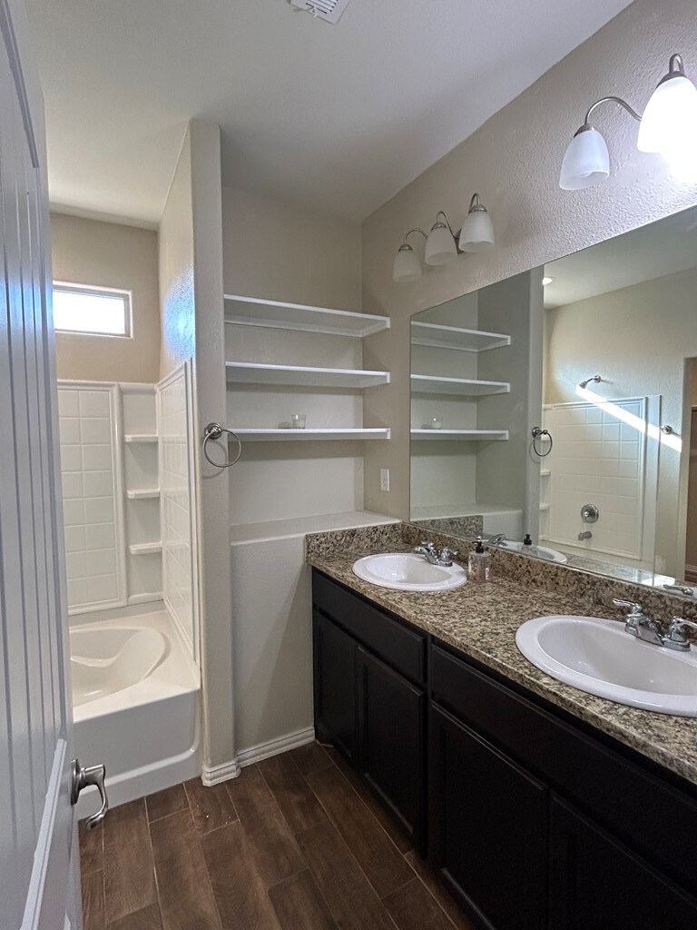 Building Photo - 1713 Twin Falls Dr