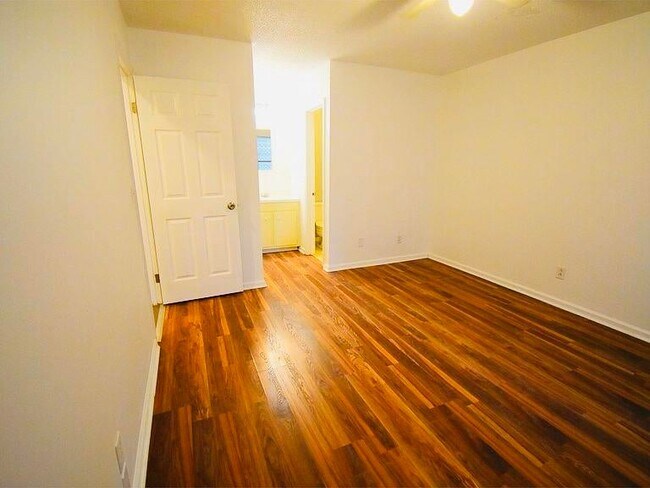 Building Photo - 114 Jedi Ln