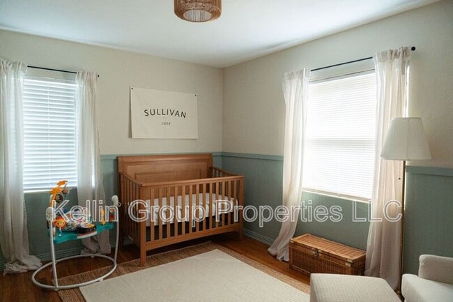 Building Photo - 1805 E Fern Rd