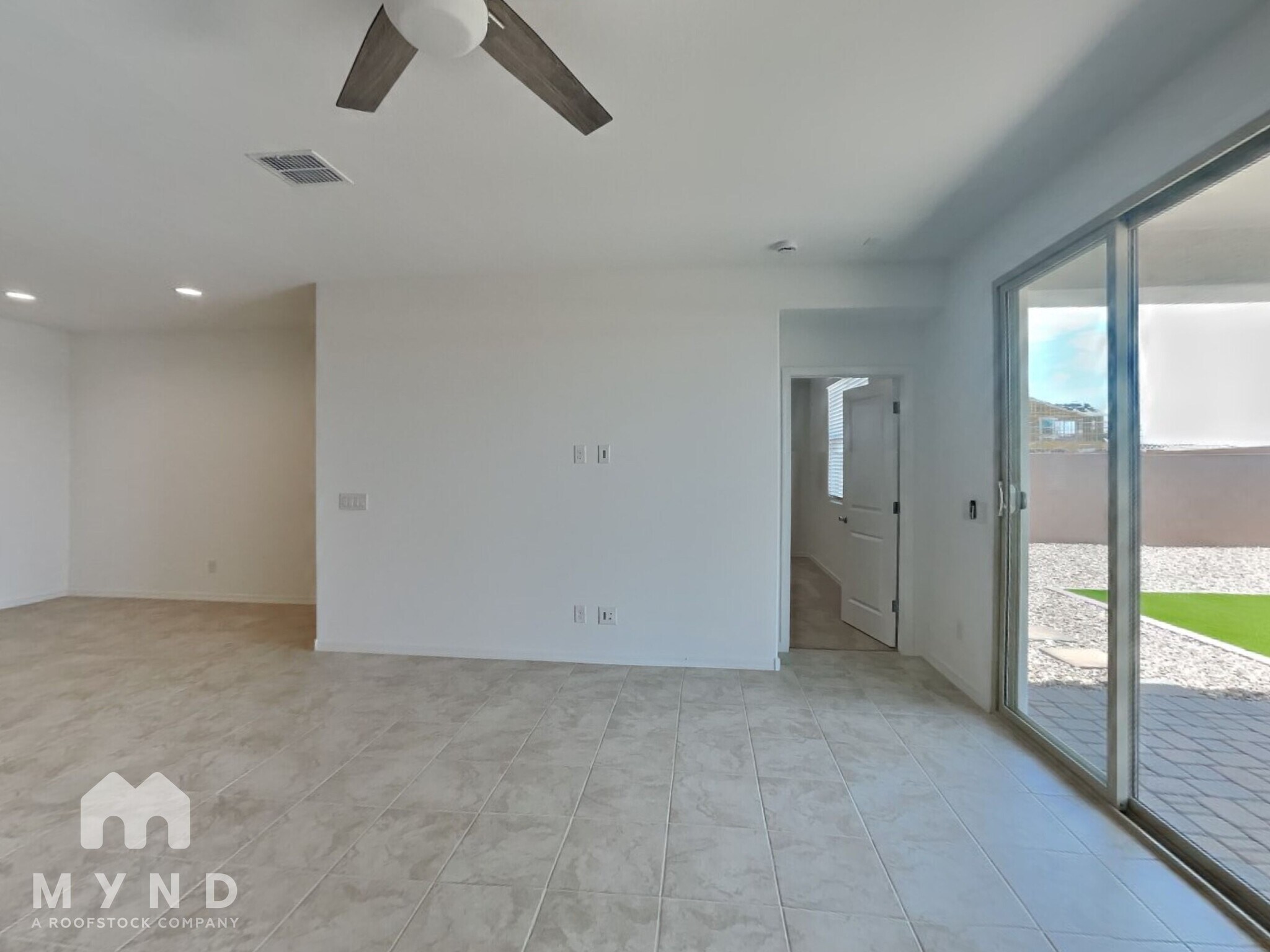 Building Photo - 4051 E Ghost Flower Ln