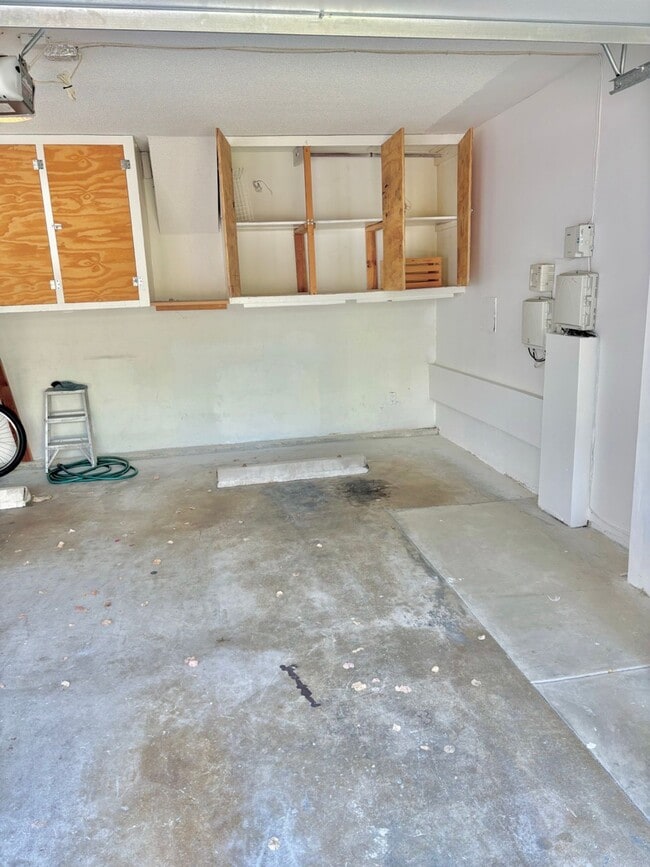 Building Photo - Beachside Living Just One Block from the Sand – Updated 1BD with Garage Parking