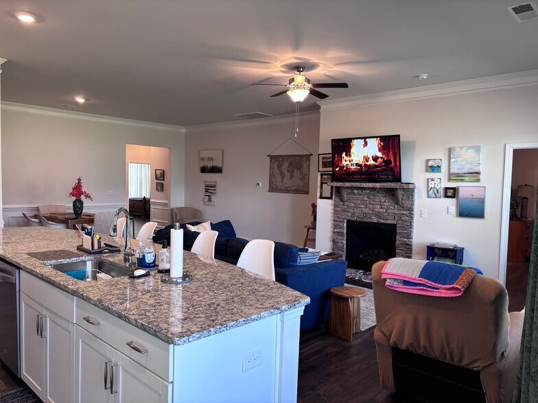 Building Photo - 62 Fox Cove Rd