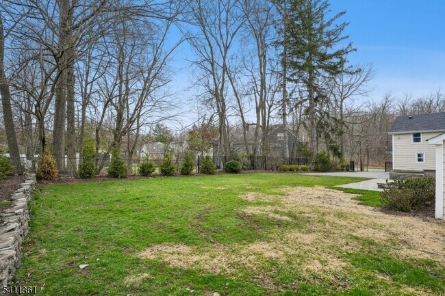 Building Photo - 64 Shunpike Rd