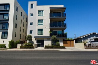 Building Photo - 5813 Lexington Ave
