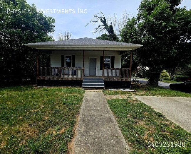 Primary Photo - 1547 Riverdale Rd SE