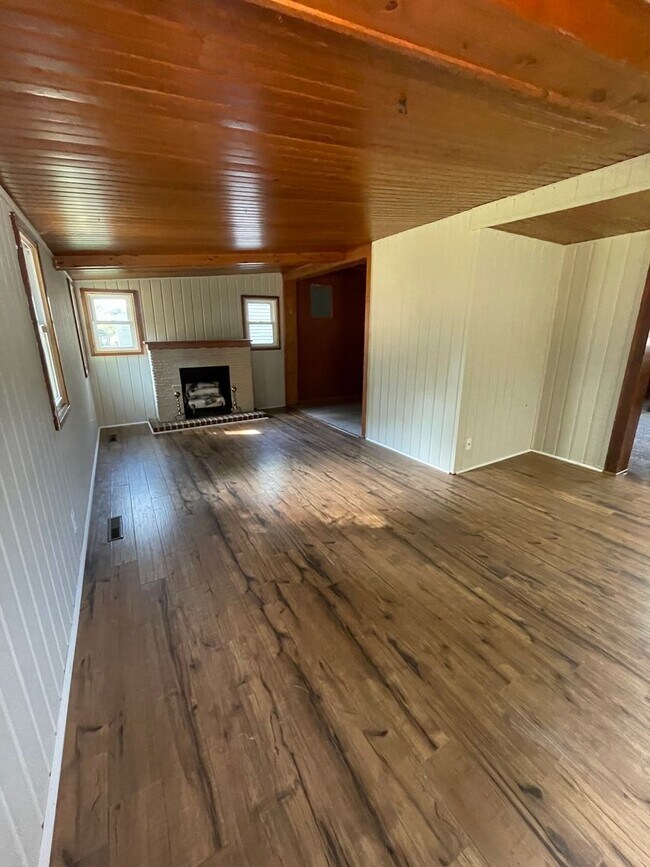 Building Photo - 3 Bedroom 1 Bath Home -located in Boone, IA