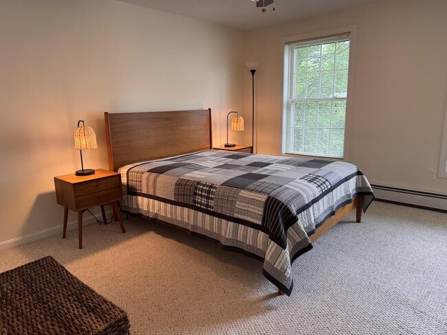 Building Photo - 26 Fowler St