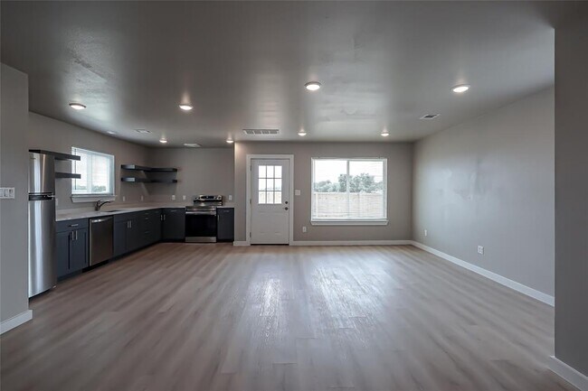 Building Photo - 108 Sandy Oaks Loop