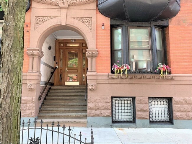 Building Photo - 31 Massachusetts Ave