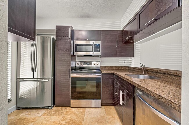 Building Photo - 2700 S Oakland Forest Dr