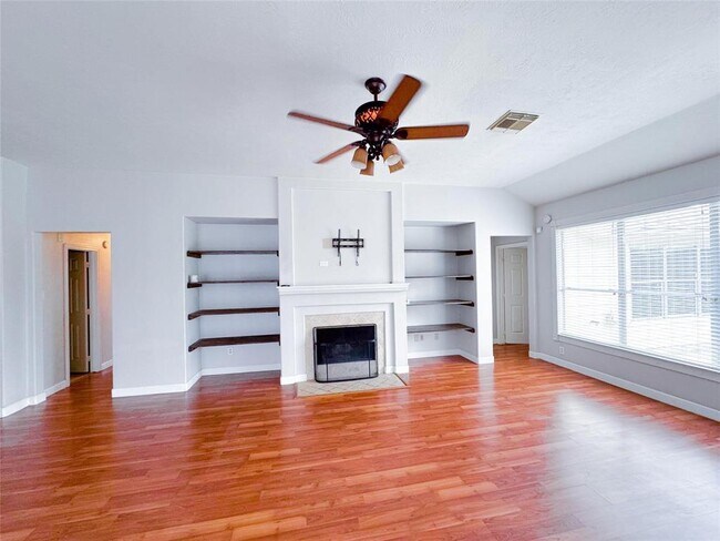 Building Photo - 19410 Bear Springs Dr