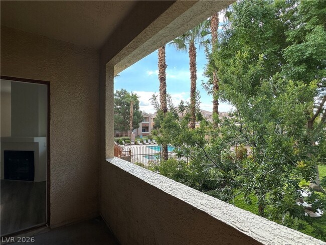 Building Photo - 1050 E Cactus Ave