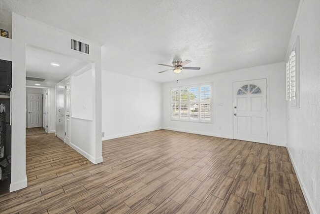 Building Photo - 3519 W Orchid Ln