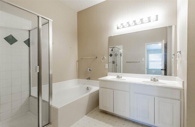 Building Photo - 4849 Carrotwood Dr