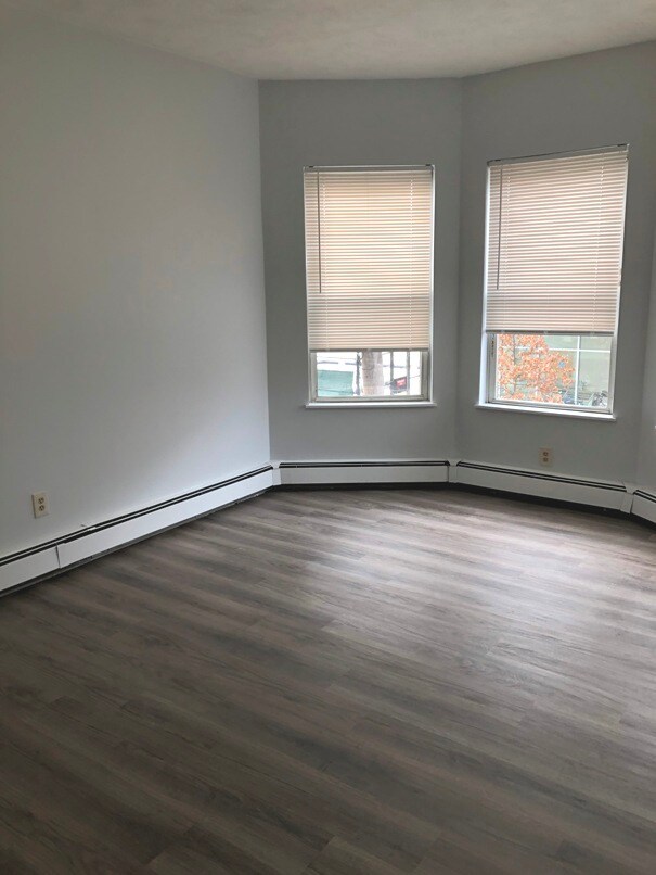 Apt 3 - 118 Berkshire St