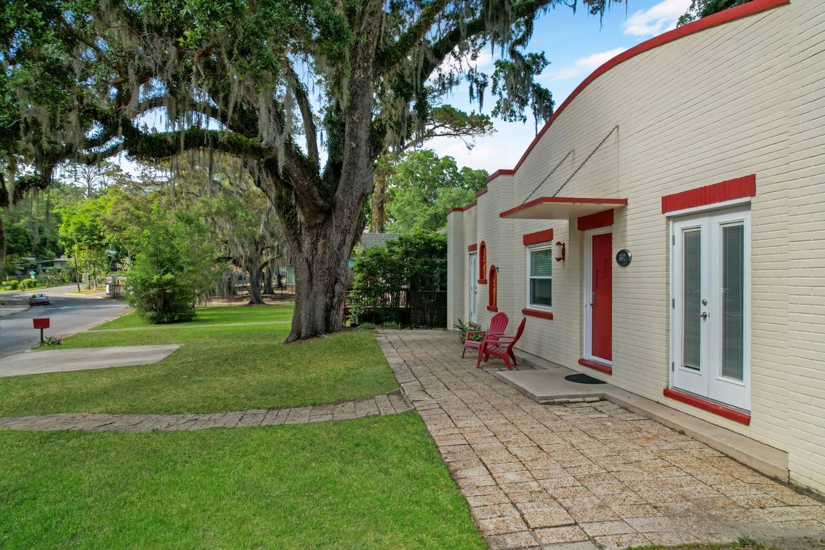 Building Photo - 1647 Lake Ella Dr