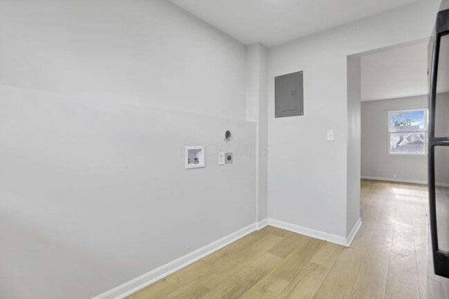 Building Photo - 1009 Lilley Ave