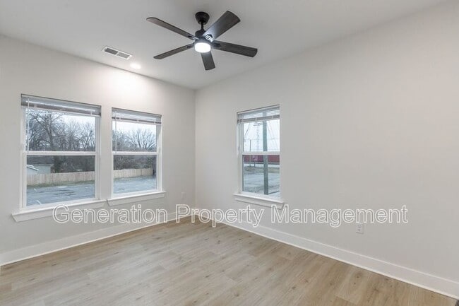 Building Photo - 1124 Garfield St