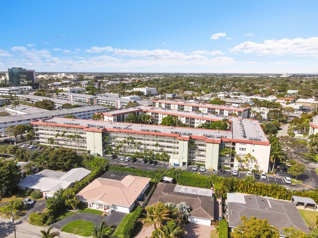 Building Photo - 5300 NE 24th Terrace