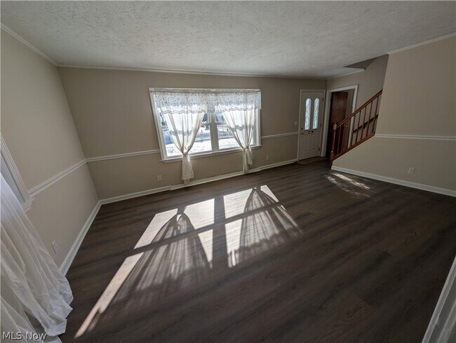 Building Photo - 703 Avondale St