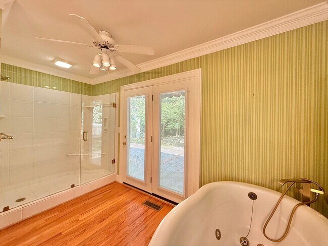 Building Photo - **OFFERING REFUNDABLE APPLICATION FEES & $250 MOVE IN PROMOTION** Incredible 5BD, 4.5BA House in ...