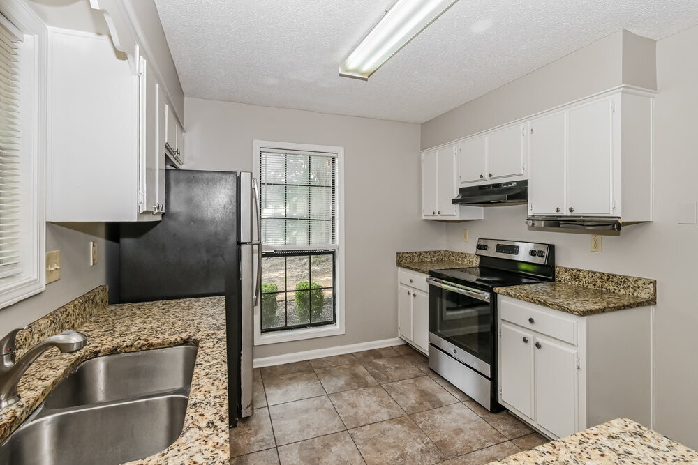 Building Photo - 6530 Castle View Cove