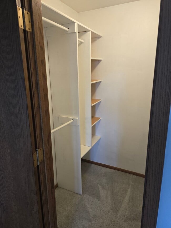 Building Photo - Charming 4-Bedroom Home with Modern Comfor...