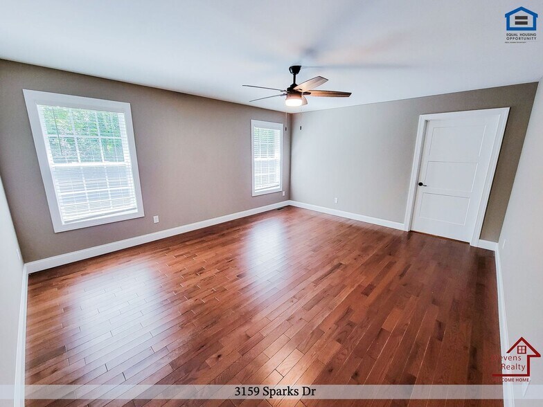 Building Photo - 3159 Sparks Dr