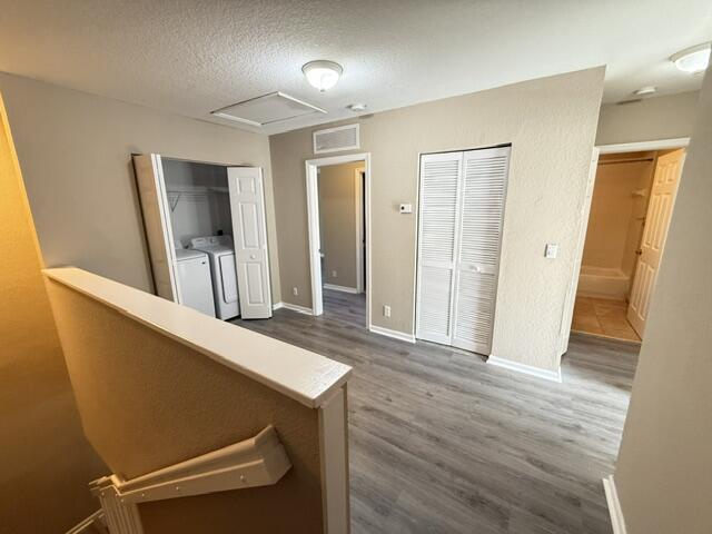 Building Photo - 3075 N Evergreen Cir