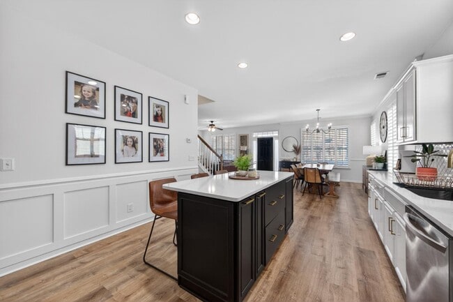 Building Photo - 105 Crossandra Ave