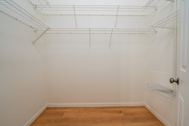 Building Photo - 20821 Shamrock Glen Cir