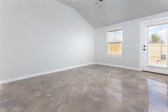 Building Photo - 2325 SW 90th Pl