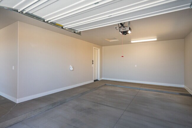 Building Photo - 15689 E Orch Vw Rd