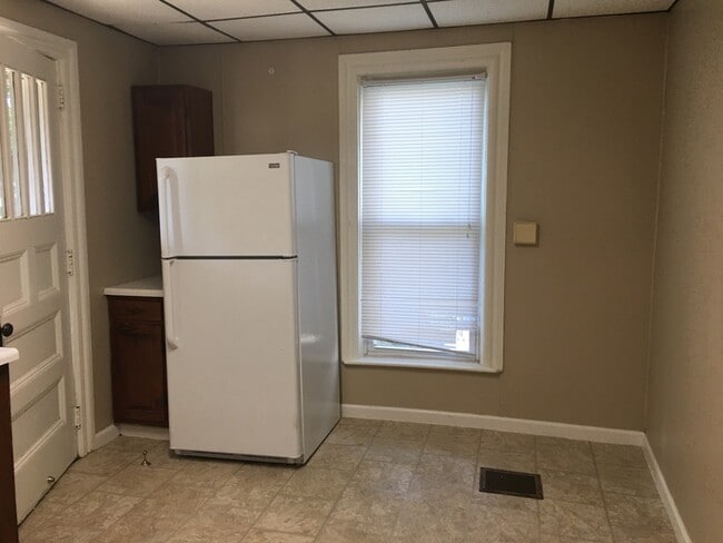 Building Photo - Gorgeous 5 bedroom 2 bath located on friendly neighborhood for rent!!!
