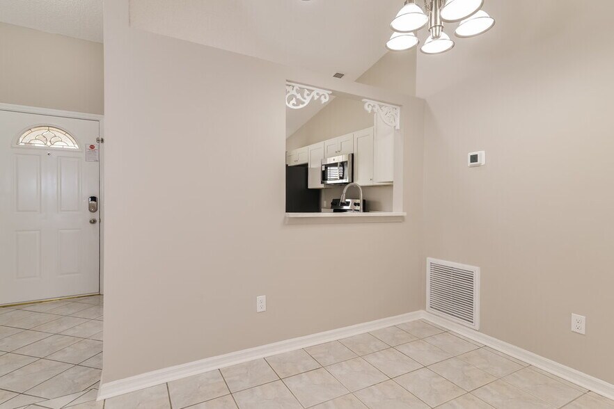 Building Photo - 1232 Regal Ridge Dr