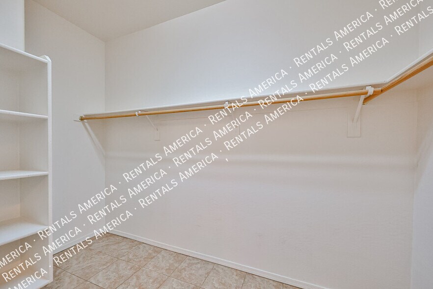 Building Photo - 9710 S 45th Ave