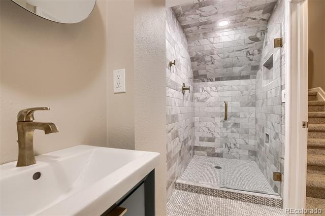 Building Photo - 217 S Jackson St