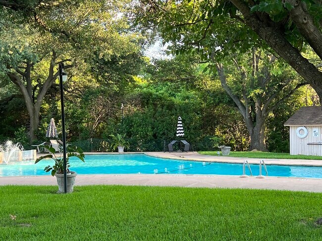 Building Photo - 324 Arborview Dr
