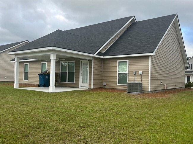 Building Photo - 283 Chestnut Dr