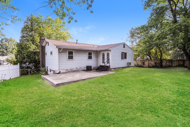 Building Photo - 5003 Stewart Ct