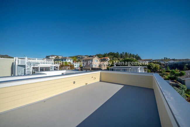 Building Photo - AVAILABLE JANUARY- Stunning Townhome in Avila Beach - 2 Bedroom / 2 Bathroom
