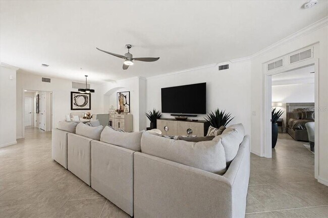 Building Photo - 10792 Tarflower Dr
